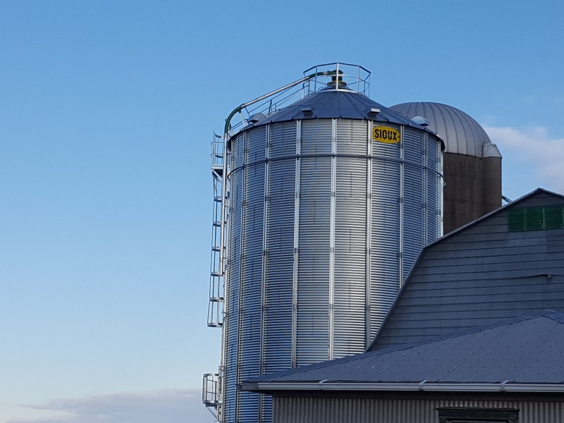 Sioux Farm/Comm Series Storage Bin