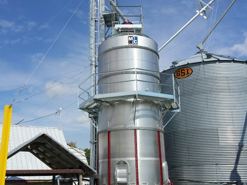 Ferme Familiale Malouin - MC Tower Grain Dryer With Pinnacle Lite Control