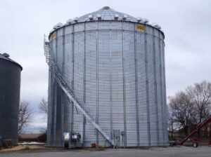 Farm-Bins-with-Single-Piece-Roof-Panels