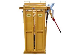 Manual-Head-Gate-on-Squeeze-Chute
