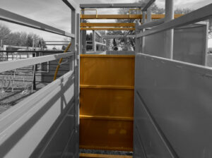 SLIDING ALLEY GATE