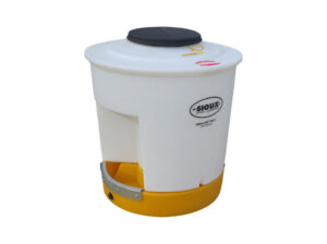 Sioux-utility-hog-waterer