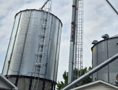 Élévateur à godet galvanisé de 64 pieds, usagé pour usage agricole ou industriel